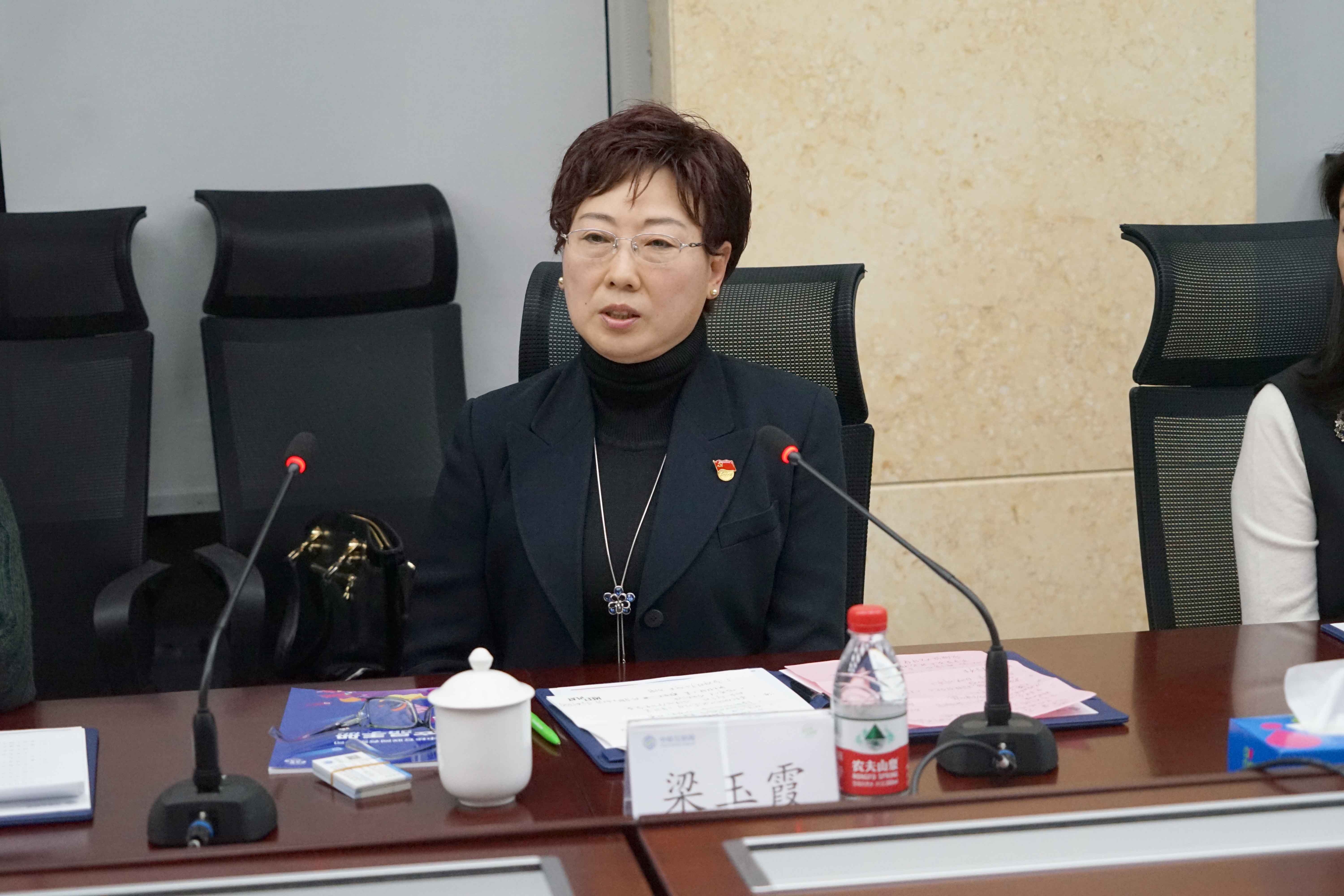 3 廣東省物流行業(yè)協(xié)會(huì)黨支部書記、秘書長(zhǎng)梁玉霞.JPG